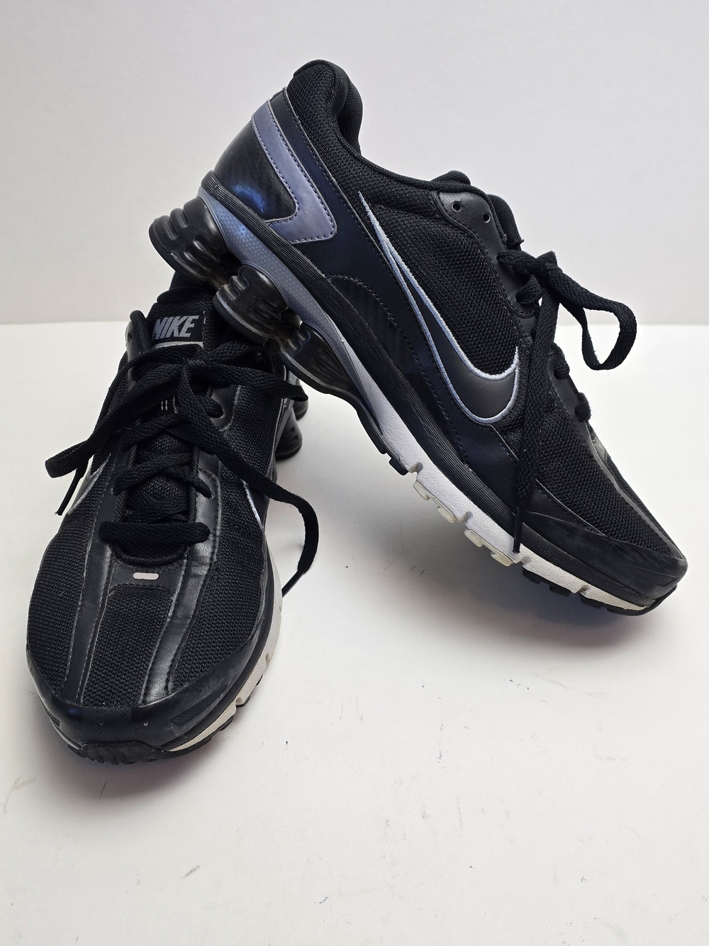 RARE Nike Shox Turmoil 2 Men's Size 9.5 Running Shoes in Black and Silver/Gray